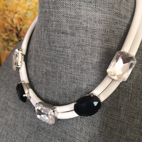 Beautiful necklace - Picture 3 of 13